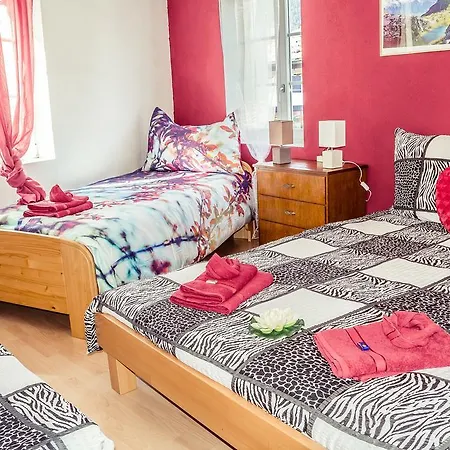 Ausfinn Mountain View Apartment